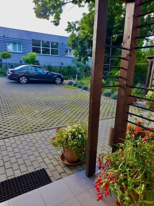 Urocze Mieszkanie 1 Z Parkingiem Katowice Luaran gambar